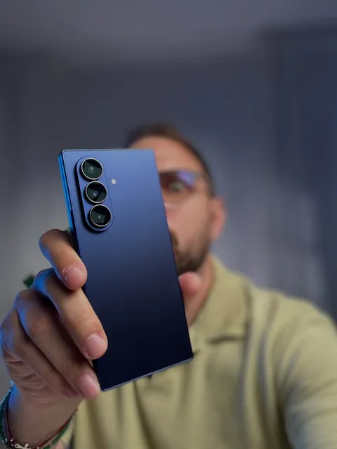 Скоро ще Ви разкажа за Samsung Galaxy Z Fold 7 и Flip 7 ☺️ Определено са яки на живо, но имат и своите особености и минуси. Очаквайте ги в следващият епизод на @vivacombg Tech Talk 😮‍💨
#359zing #359zingphotography #zingreviews #samsung #samsungfold7 #samsungflip7 #samsung #phone #smarphone #foldables #sofia❤️ #bulgaria